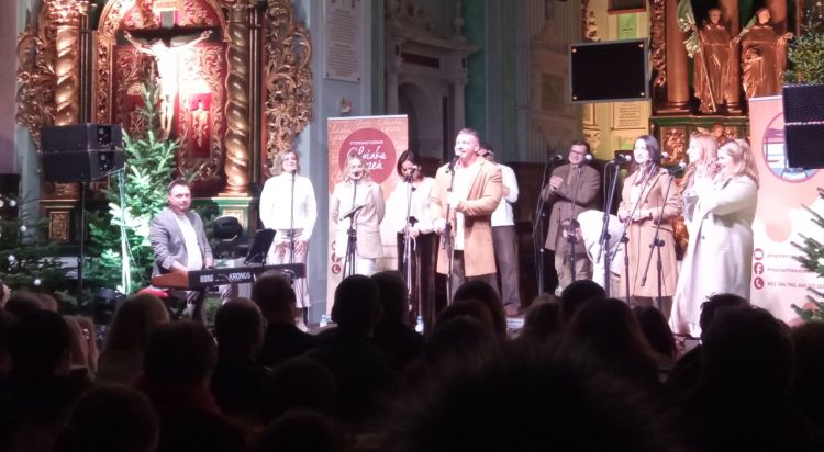 Choinka Życzeń w&nbsp;Tarnobrzegu. Charytatywny koncert kolęd na&nbsp;rzecz dzieci z&nbsp;niepełnosprawnością intelektualną