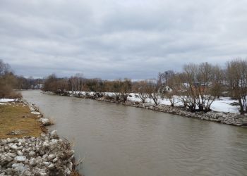 Zator lodowy na&nbsp;Osławie w&nbsp;Zagórzu. Sytuacja została opanowana