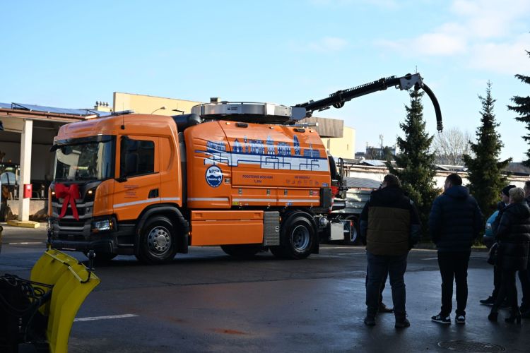 Ponad 1,8 mln zł za&nbsp;specjalistyczny pojazd. Nowy sprzęt MPWiK w&nbsp;Rzeszowie wyjedzie na&nbsp;ulice miasta
