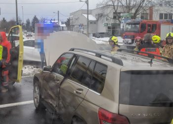 Kolizja w Rzeszowie, uszkodzona sygnalizacja świetlna 5 - Polskie Radio Rzeszów Kolizja w Rzeszowie, uszkodzona sygnalizacja świetlna
