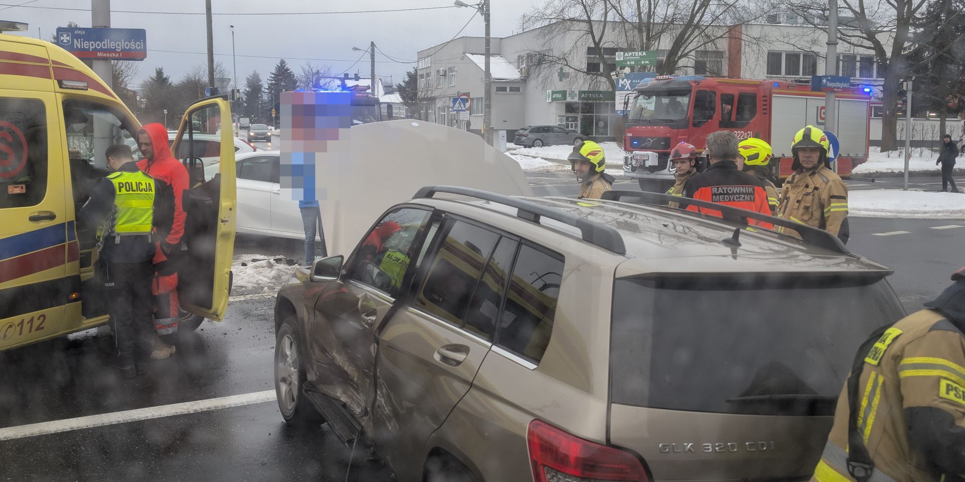 Kolizja w Rzeszowie, uszkodzona sygnalizacja świetlna 6 - Polskie Radio Rzeszów Kolizja w Rzeszowie, uszkodzona sygnalizacja świetlna - Polskie Radio Rzeszów