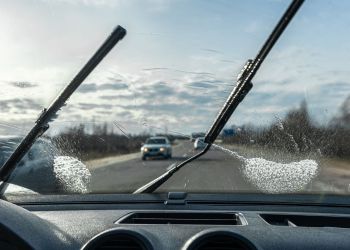 UOKiK ostrzega przed&nbsp;niebezpiecznymi płynami do&nbsp;spryskiwaczy