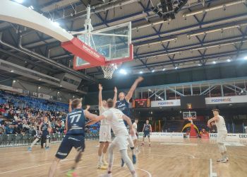 Cenna wygrana koszykarzy Resovii