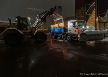 Samorządy liczą koszty zimowego utrzymania dróg. Opady i&nbsp;gołoledź podnoszą wydatki