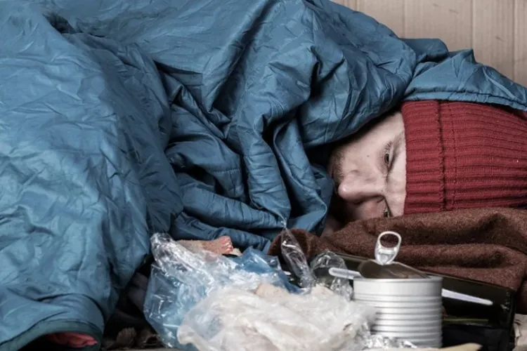 Ponad 970 miejsc dla osób bezdomnych na&nbsp;Podkarpaciu. IMGW ostrzega przed&nbsp;śniegiem