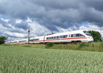 Zderzenie pociągów na&nbsp;południu Hiszpani, nie&nbsp;żyje co&nbsp;najmniej 39 osób