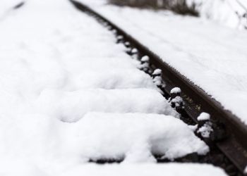 Zimowe warunki powodują utrudnienia w&nbsp;kursowaniu pociągów na&nbsp;Podkarpaciu