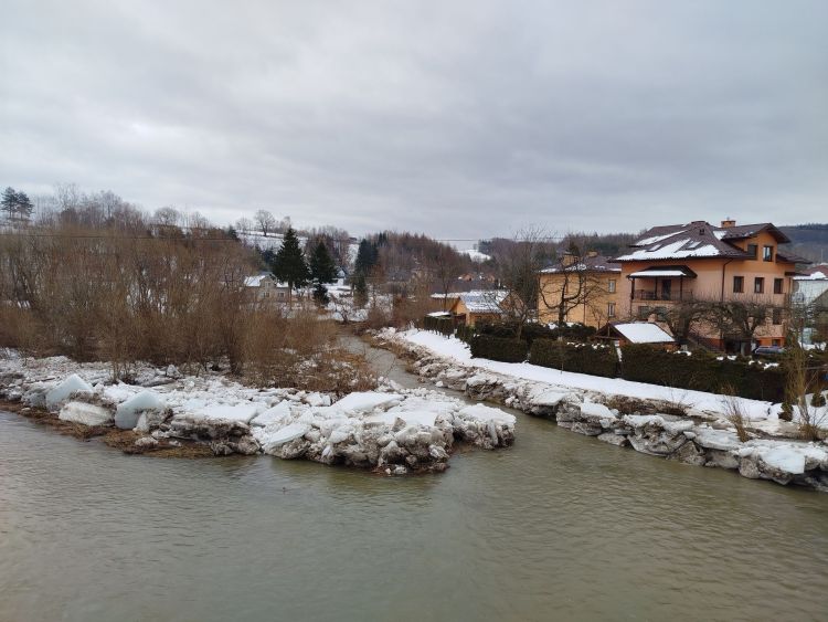 Zator lodowy na Osławie w Zagórzu. Sytuacja została opanowana - Polskie Radio Rzeszów