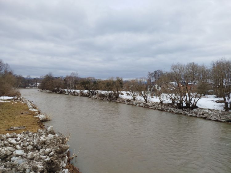 Zator lodowy na Osławie w Zagórzu. Sytuacja została opanowana - Polskie Radio Rzeszów