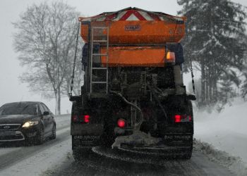 Blisko 3 tys. ton soli na&nbsp;rzeszowskich drogach. Jest konieczna, ale&nbsp;szkodliwa dla środowiska