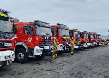 Nowoczesny sprzęt ratowniczy dla strażaków. Wręczenie aktów przekazania w&nbsp;Jarosławiu