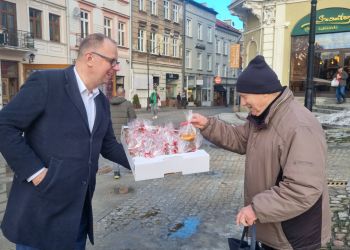 Pączek od&nbsp;Prezydenta Przemyśla. Tradycyjna akcja w&nbsp;Tłusty Czwartek