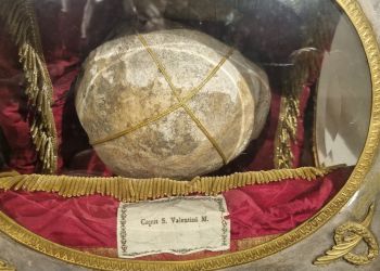 Czaszka św.&nbsp;Walentego w&nbsp;Przemyślu. Relikwia w&nbsp;podziemiach Archikatedry dostępna przez&nbsp;cały rok