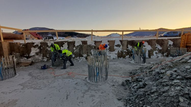 520 ton obciążenia. Drogowcy sprawdzali wytrzymałość pali pod wiaduktem na S19 1 - Polskie Radio Rzeszów 520 ton obciążenia. Drogowcy sprawdzali wytrzymałość pali pod wiaduktem na S19