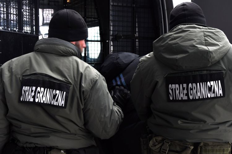 Międzynarodowa akcja służb. Zatrzymano kurierów przewożących migrantów z&nbsp;Turcji i&nbsp;Chin