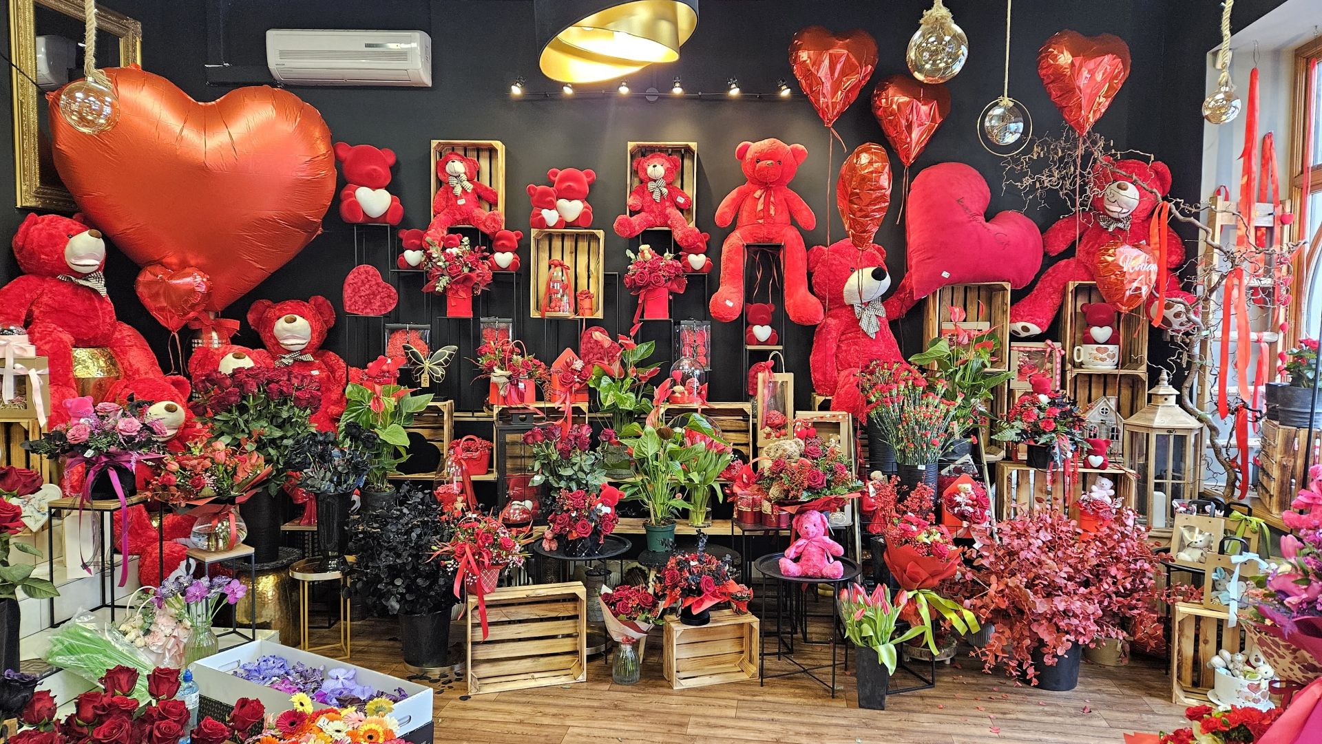 Wyznanie miłości, kolacja i kwiaty. Jak obchodzimy 14 lutego? - Polskie Radio Rzeszów