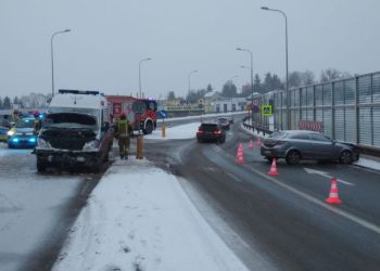 Wypadek na&nbsp;obwodnicy Brzozowa. Jedna osoba ranna