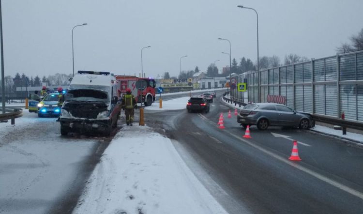Wypadek na obwodnicy Brzozowa. Jedna osoba ranna 1 - Polskie Radio Rzeszów Wypadek na obwodnicy Brzozowa. Jedna osoba ranna