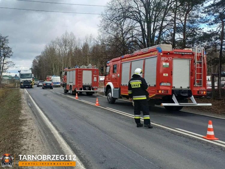 Zderzenie ciężarówki z&nbsp;samochodem osobowym w&nbsp;Stalach. Droga jest już przejezdna