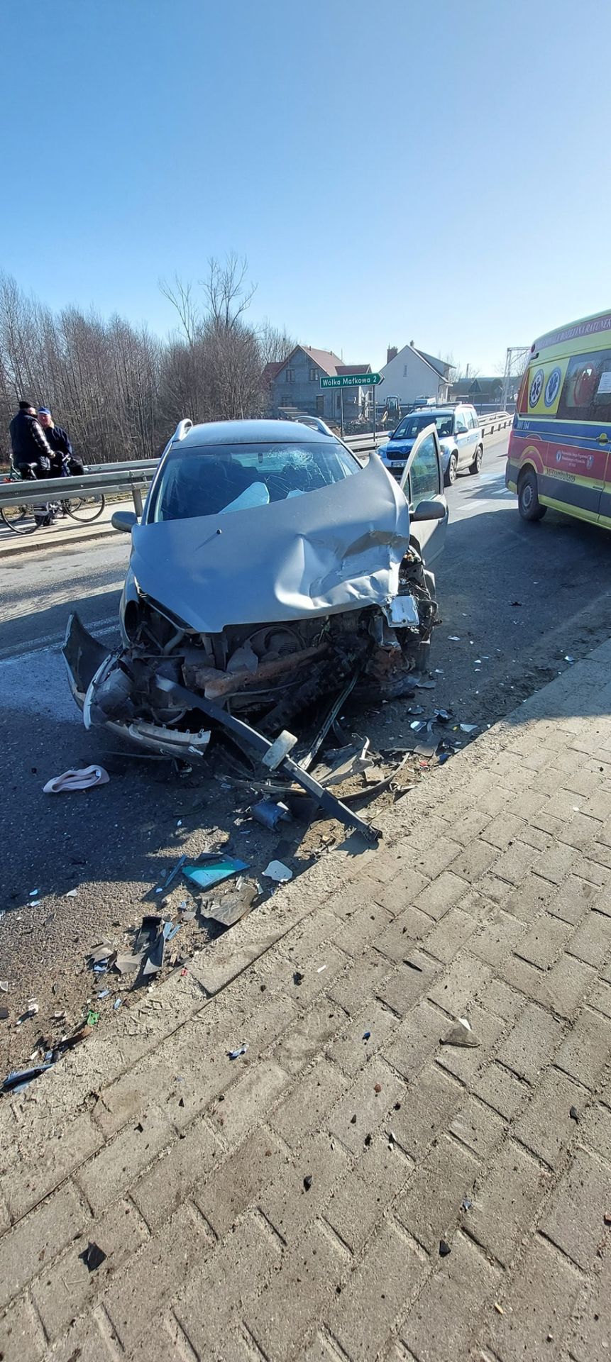 Wypadek w Tryńczy, dwie osoby poszkodowane - Polskie Radio Rzeszów