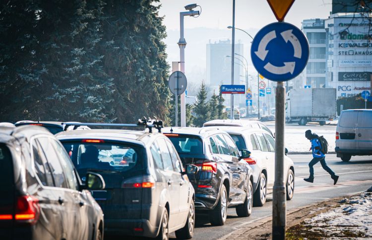 Koniec korków na&nbsp;rondach Pobito i&nbsp;Kuronia? Rzeszów zbuduje tutaj dodatkowe pasy