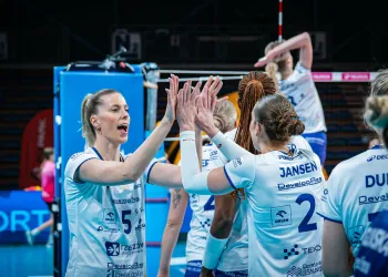 DevelopRes Rzeszów gra o&nbsp;kolejne zwycięstwo. Starcie z&nbsp;Volley Wrocław rozpoczęte [LIVE]