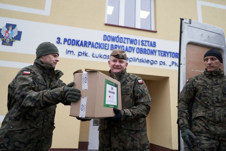 Dary z&nbsp;Podkarpacia trafiły do&nbsp;Polaków na&nbsp;Litwie i&nbsp;Łotwie. Zakończyła się akcja „Rodacy Bohaterom”