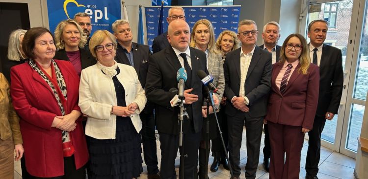 KO&nbsp;zapowiada nowe otwarcie na&nbsp;Podkarpaciu, a&nbsp;Paweł Kowal kandydowanie na&nbsp;szefa regionalnych struktur [AKTUALIZACJA]