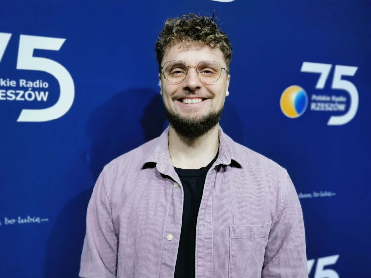 Psycholog o&nbsp;okazywaniu sobie miłości