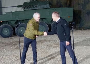 Donald Tusk i&nbsp;premier Norwegii w&nbsp;Lipie. Rozmowy o&nbsp;obronności, NATO i&nbsp;wsparciu Ukrainy