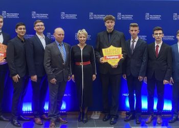 Dyplomy dla dyrektorów najlepszych liceów i&nbsp;techników rozdane