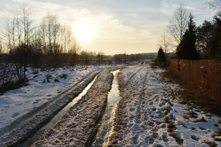 Ostrzeżenia przed&nbsp;roztopami i&nbsp;silnym wiatrem na&nbsp;Podkarpaciu