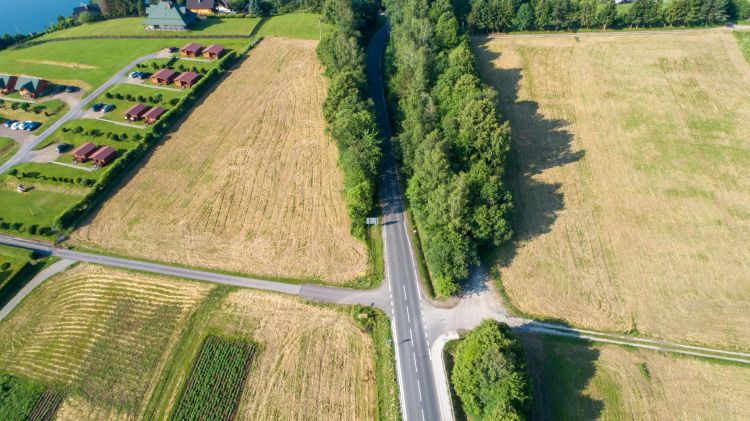 Zielone światło dla rozbudowy DW 894. Cztery kilometry nowej drogi między Polańczykiem a&nbsp;Wołkowyją