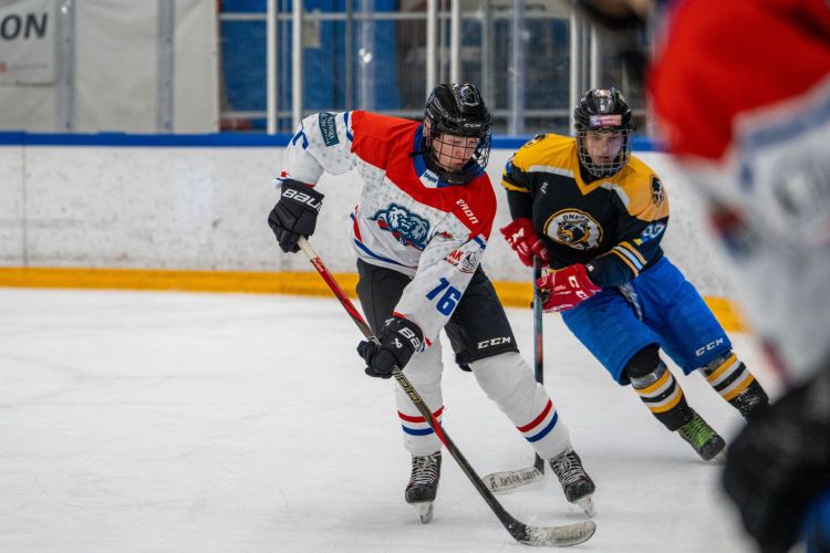 Niedźwiadki potwierdzają dominację. Sanok liderem międzynarodowej ligi hokeja U-15