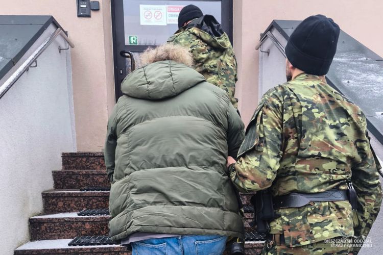 Straż Graniczna zatrzymała obywatela Białorusi w powiecie leskim 1 - Polskie Radio Rzeszów Straż Graniczna zatrzymała obywatela Białorusi w powiecie leskim