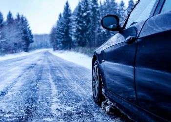 Oblodzone drogi i&nbsp;chodniki w&nbsp;regionie – meteorolodzy ostrzegają