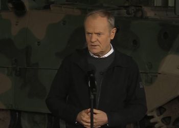 Donald Tusk i&nbsp;premier Norwegii w&nbsp;Lipie. Rozmowy o&nbsp;obronności, NATO i&nbsp;wsparciu Ukrainy