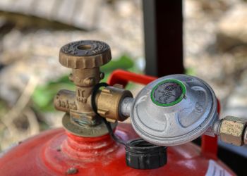 W Stalowej Woli wybuchła butla z amoniakiem. Dwie osoby zostały ranne 2 - Polskie Radio Rzeszów W Stalowej Woli wybuchła butla z amoniakiem. Dwie osoby zostały ranne