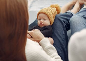 Przeciw Przemocy: Standardy opieki nad&nbsp;dziećmi do&nbsp;lat 3