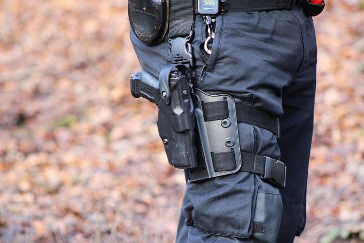 Wojny gangów, strzelaniny, napady, wymuszenia haraczy, czyli Polska po 1989 roku 1 - Polskie Radio Rzeszów Wojny gangów, strzelaniny, napady, wymuszenia haraczy, czyli Polska po 1989 roku