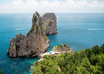 Nadmierna turystyka pod&nbsp;kontrolą. Capri wprowadza nowe restrykcje