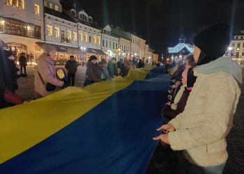 Cztery lata wojny w&nbsp;Ukrainie. Mieszkańcy Rzeszowa i&nbsp;obywatele Ukrainy spotkali się na&nbsp;Rynku