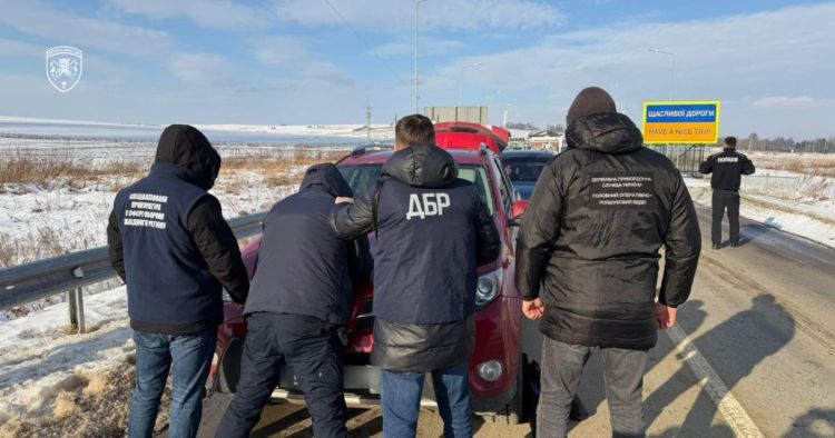 Lwowski celnik zorganizował kanał nielegalnego przerzutu do&nbsp;Polski osób w&nbsp;wieku poborowym