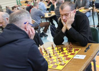 Szachiści z&nbsp;Polski, Ukrainy i&nbsp;Kanady grają w&nbsp;Sędziszowie Małopolskim. Trwa jubileuszowy turniej