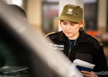 Fałszywe prawo jazdy ujawnione w Medyce. Straż Graniczna zatrzymała setki podrobionych dokumentów 4 - Polskie Radio Rzeszów Fałszywe prawo jazdy ujawnione w Medyce. Straż Graniczna zatrzymała setki podrobionych dokumentów