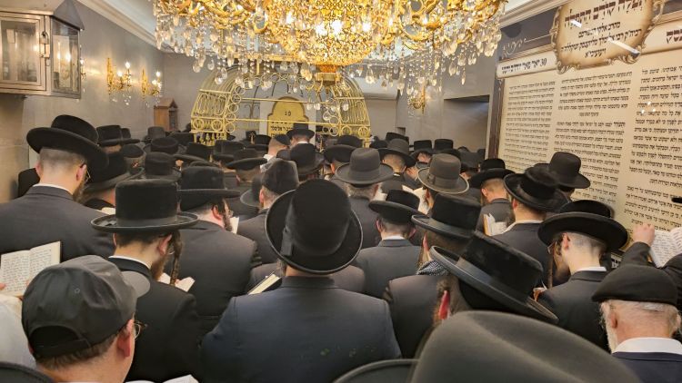 Leżajsk przygotowuje się na przyjazd Chasydów. Zmiany w organizacji ruchu podczas pielgrzymki 1 - Polskie Radio Rzeszów Leżajsk przygotowuje się na przyjazd Chasydów. Zmiany w organizacji ruchu podczas pielgrzymki