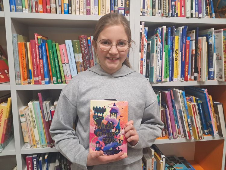 „Wieża na&nbsp;krańcu czasu”. Pełna humoru przygoda dla młodych czytelników