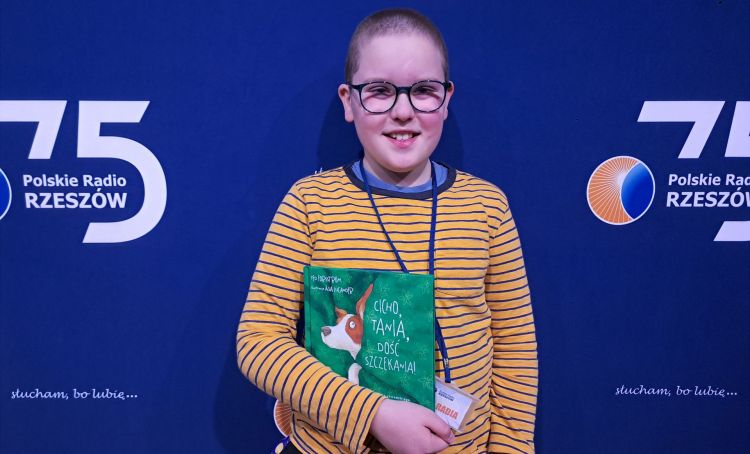 „Cicho Tania, dość szczekania!” – zabawna książka o&nbsp;suczce, która&nbsp;nie&nbsp;daje zasnąć