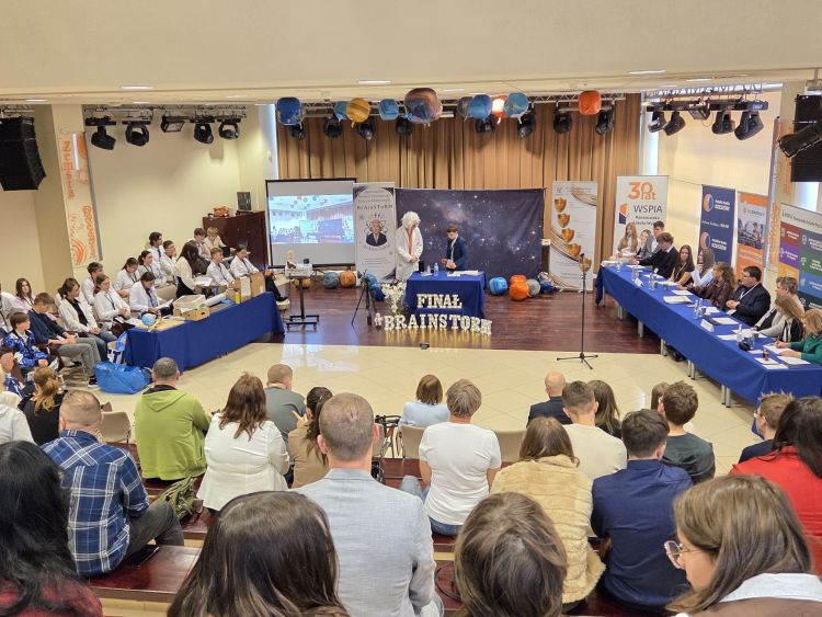 Finał ogólnopolskiego konkursu BrAinSToRM 2026. Uczniowie pokazali eksperymenty fizyczne i&nbsp;chemiczne