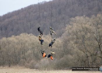 Black Hawk nad&nbsp;Bieszczadami. Desant i&nbsp;akcje w&nbsp;trudnym terenie [WIDEO]